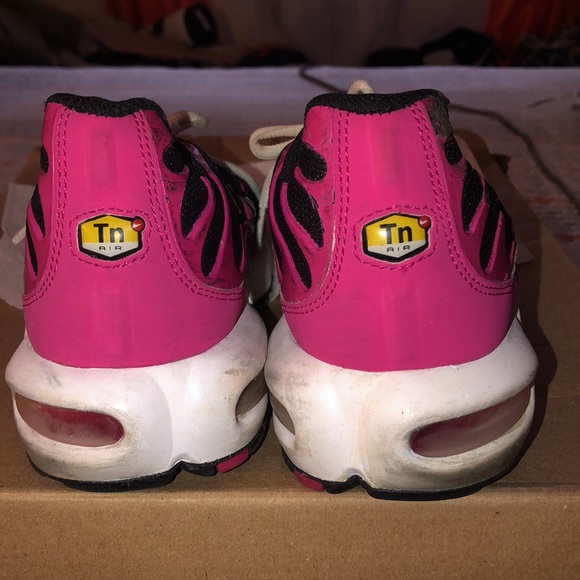 Pink and Black Nike Air Max - Picture 3 of 12